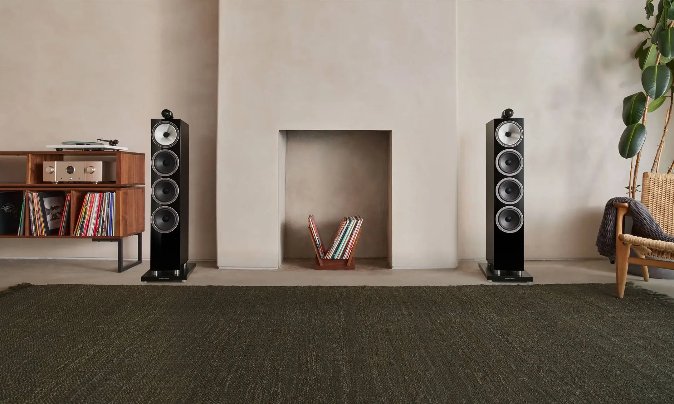 Bowers & Wilkins 700 Series Speakers Review: Reference-Quality Home Audio